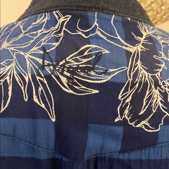 Floral Blue Women's Top - Picture 7 of 8